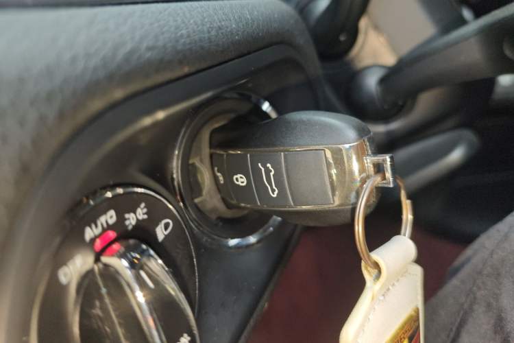 Used Porsche Macan 2016 Macan 2.0T Vehicle Key