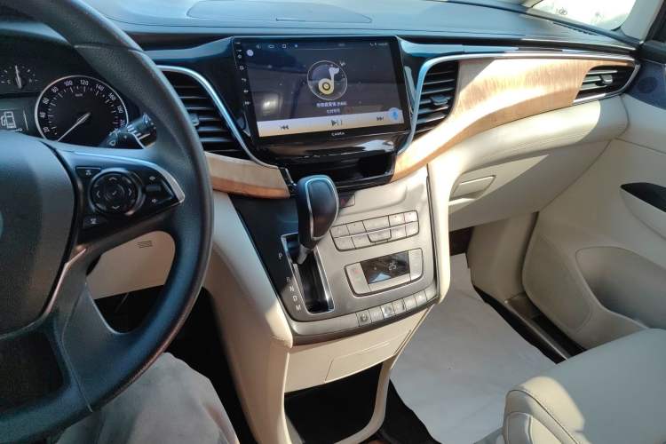 Used Buick GL8 2017 ES 28T Comfort Model China V Standard
