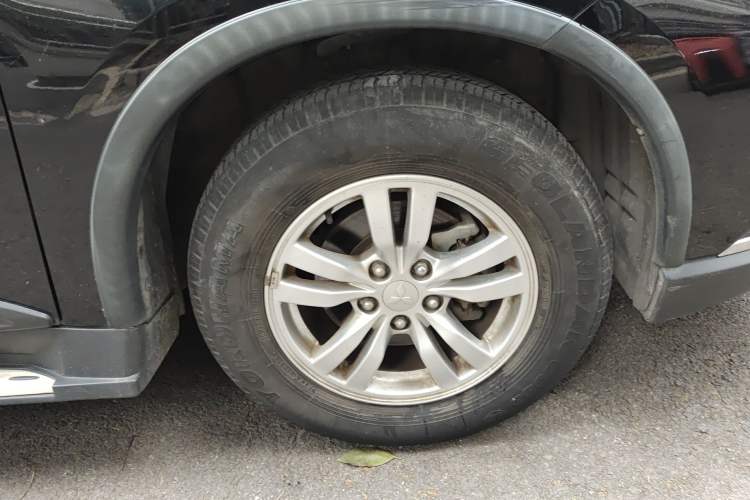 Used Mitsubishi Outlander 2016 2.0L Two-Wheel Drive Fashion Edition 5 Seats
