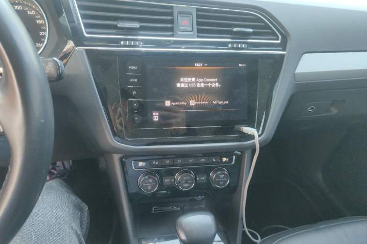 Used Volkswagen Tiguan L 2019 Revised 330TSI Automatic Two-Wheel Drive Smart & Luxury Edition China VI Standard Audio And AC Panel