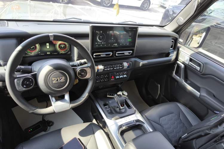 Used 212 T01 2024 2.0T Mechanic Gear Lever