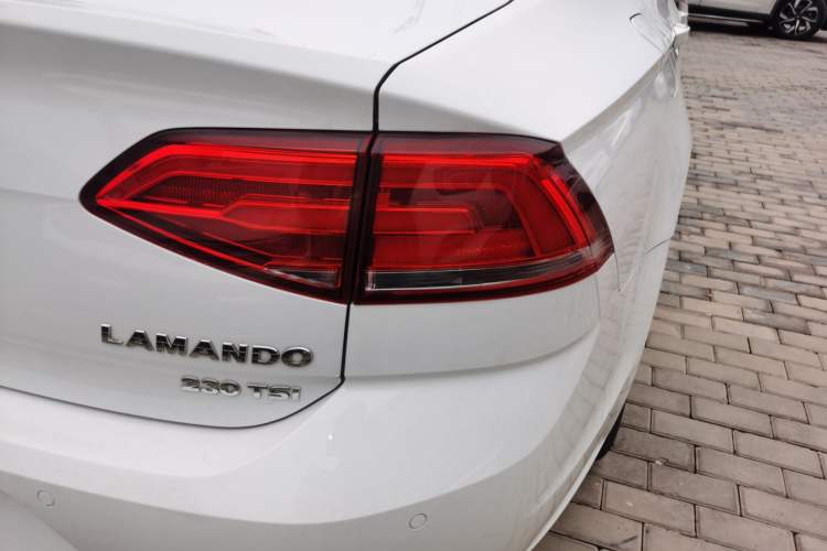 Used Volkswagen Lamando 2017 230TSI DSG Fashion Edition