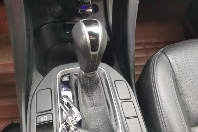 Used Hyundai Santa Fe 2013 2.4L Automatic Two-Wheel Drive Smart Version Gear Lever