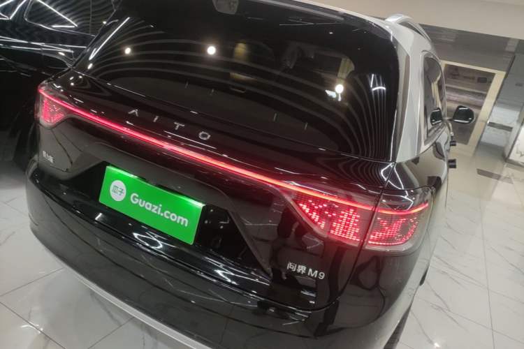 Used Hima AITO M9 2025 Extended-Range Ultra Version 52 kWh 6-Seater Rear Right 45 Deg