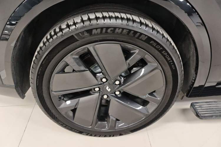 Used Li Auto L9 2025 Ultra Smart Refreshed Edition Right Rear Wheel Hub