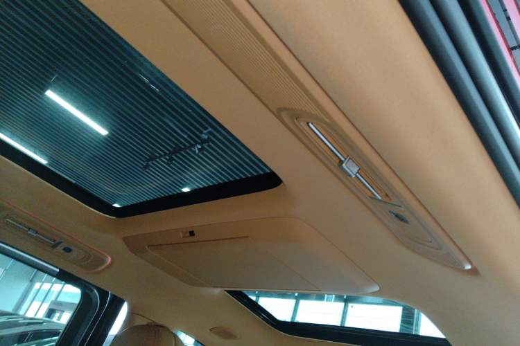 Used VOYAH Dream 2026 Model PHEV Kunpeng Pro Headliner