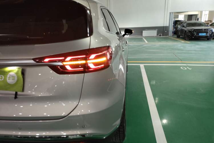 Used Hongqi HS5 2022 2.0T Smart Connect Flagship Enjoyment Purchase Edition Right Rear Taillight