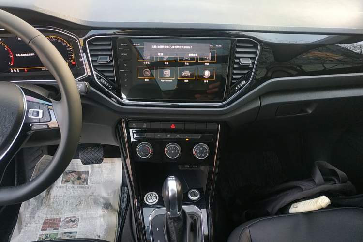 Used Volkswagen T-ROC 2021 280TSI DSG Two-Wheel Drive Comfort Connect Edition