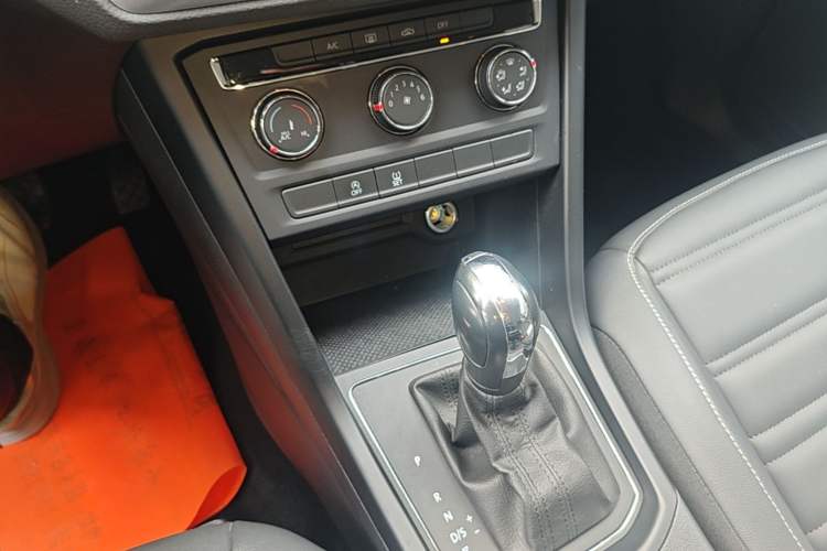 Used Volkswagen Touran 2021 Volkswagen Touran L 280TSI DSG Style Edition 7 Seats
