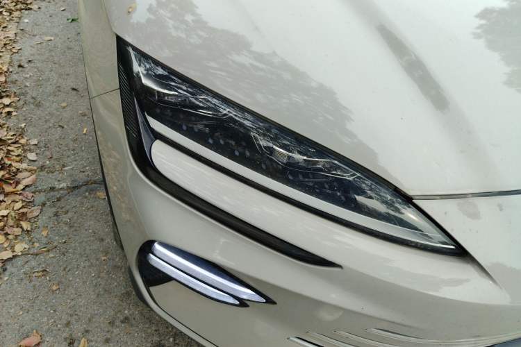 Used BYD Song PLUS New Energy 2023 Champion Edition DM-i 150KM Flagship PLUS Right Front Headlight