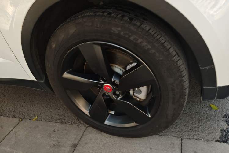 Used Jaguar E-PACE 2024 All-New R-DYNAMIC S Sport Edition Right Front Wheel Hub