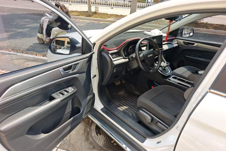Used Haval M6 2021 PLUS 1.5T DCT Elite Smart Connectivity Model
