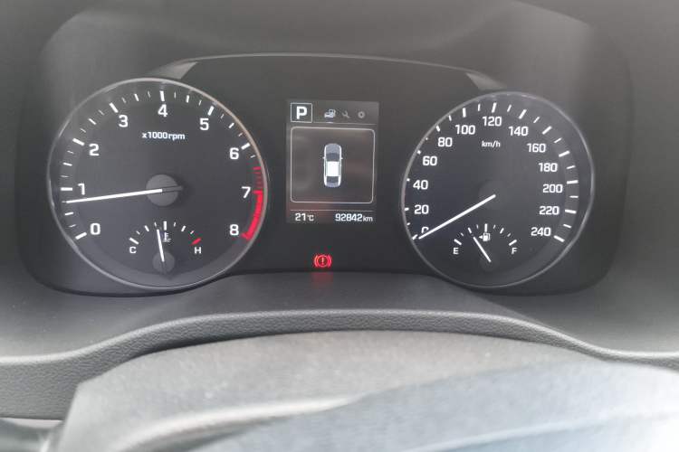 Used Hyundai Elantra (6th Generation / Lingdong) 2016 1.6L Automatic ZhiXuan – Elite Version Odometer Close Up