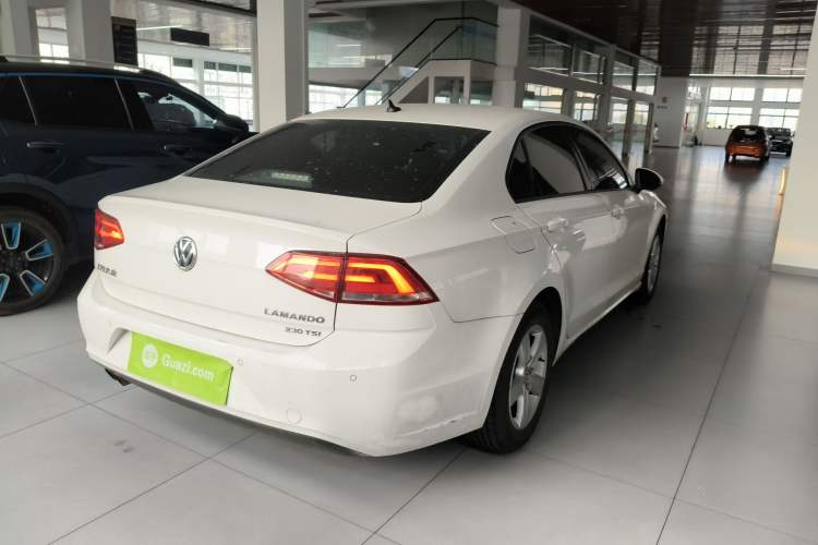 Used Volkswagen Lamando 2017 230TSI Manual Trend Edition
