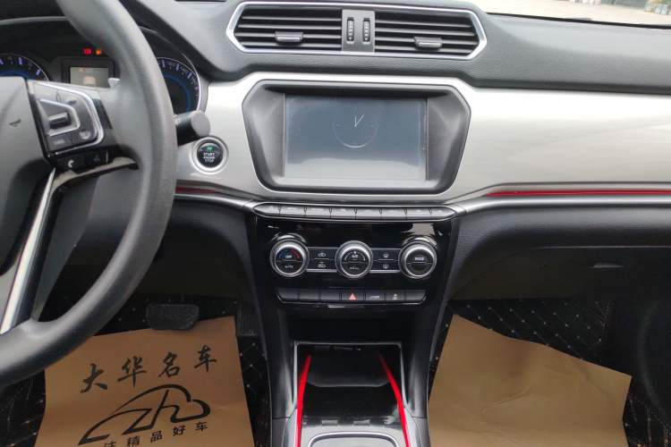 Used Haval H2 2018 Chuanxiang Edition Blue Badge 1.5T Dual-Clutch Two-Wheel Drive Fashionable Model
