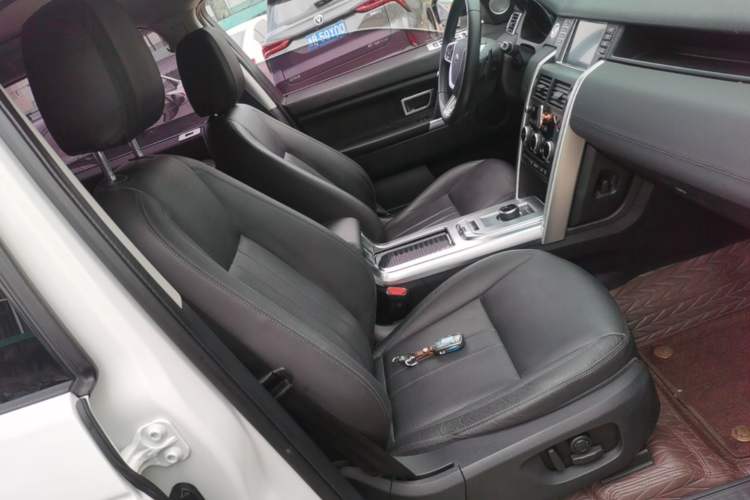 Used Land Rover Discovery Sport 2019 240 PS SE Version China VI Standard