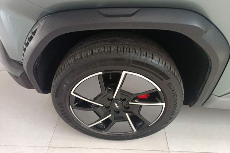 Used Formula Leopard Titanium 3 2025 501KM All-Wheel Drive Intelligent Driving Ultra Version