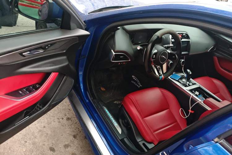 Used Jaguar XEL 2020 2.0T 200 PS R-DYNAMIC S Advanced Sport Edition Driver Seat