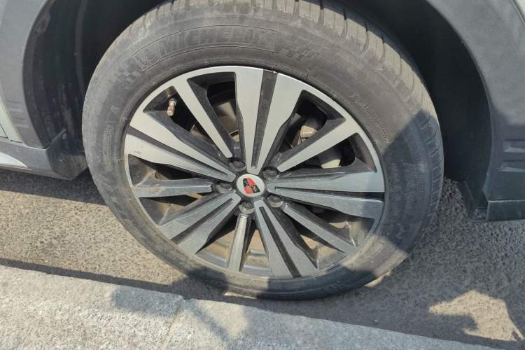 Used Roewe RX5 New Energy 2017 ERX5 EV400 Electric Internet Supreme Edition
