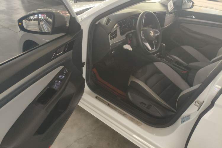 Used Volkswagen Bora 2023 300TSI DSG Prestige Edition
