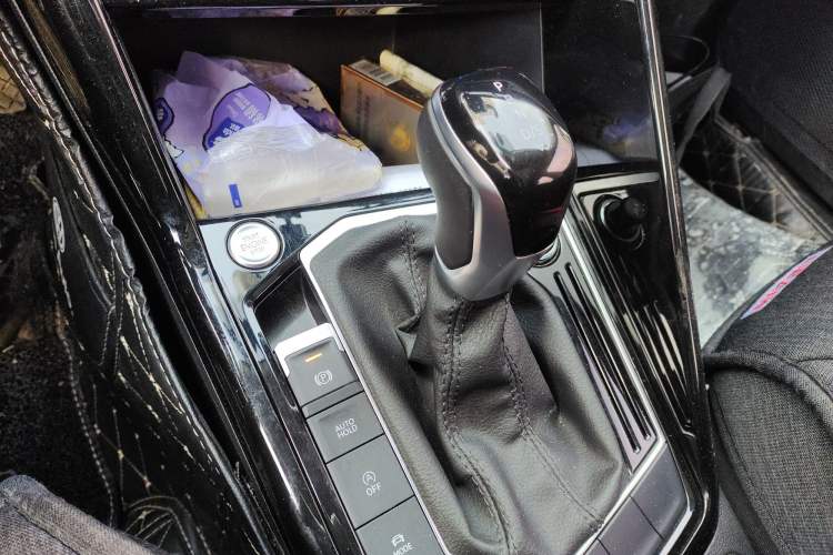 Used Volkswagen Tayron 2022 280TSI Two-Wheel Drive Luxury Smart Connectivity Version Gear Lever