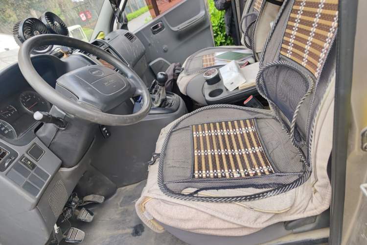 Used Jinbei Express 2017 2.0L Comfort Version V19
