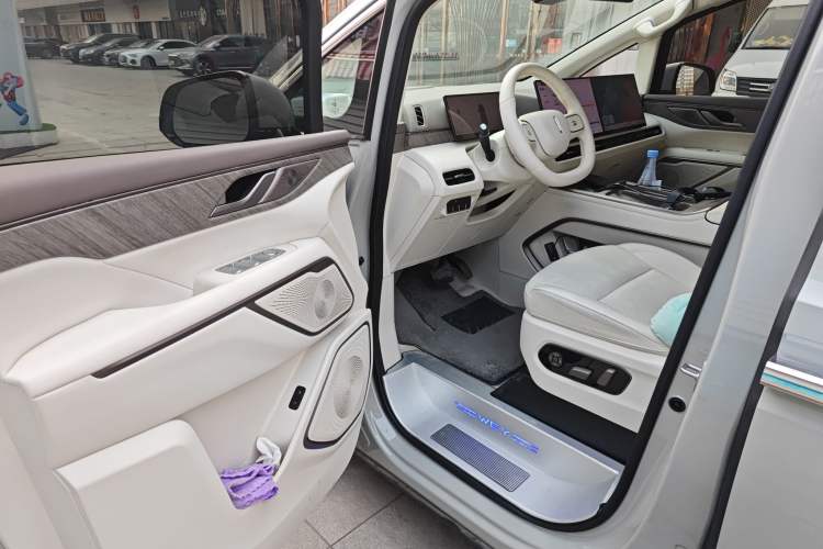 Used Wey Gaoshan 2025 Model Four-Wheel Drive Gao Shan 7 Driver Seat