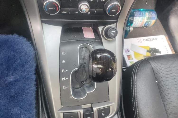 Used Chevrolet Captiva 2015 2.4L 4x4 Flagship Edition 7-Seater
