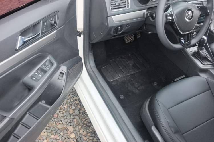 Used Volkswagen Lavida 2017 1.6L Automatic Fashion Edition
