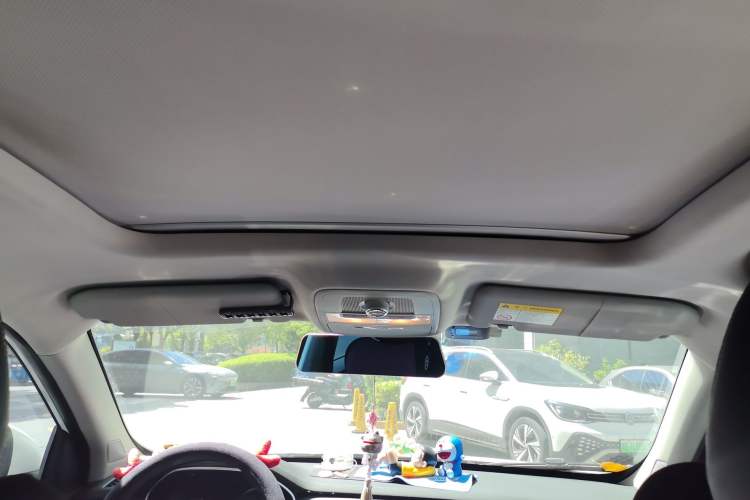 Used Roewe RX5 2017 20T Two-Wheel Drive Automatic Internet Elite Edition
