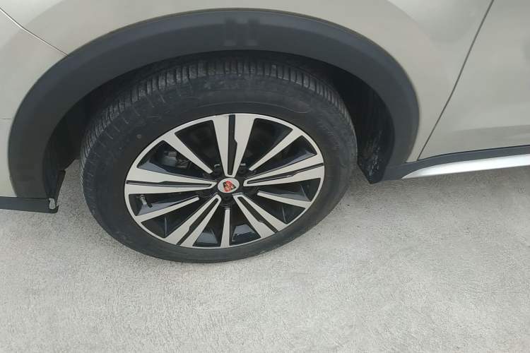 Used Roewe RX5 2020 20T Automatic 4G Connected Million Edition Left Front Wheel Hub