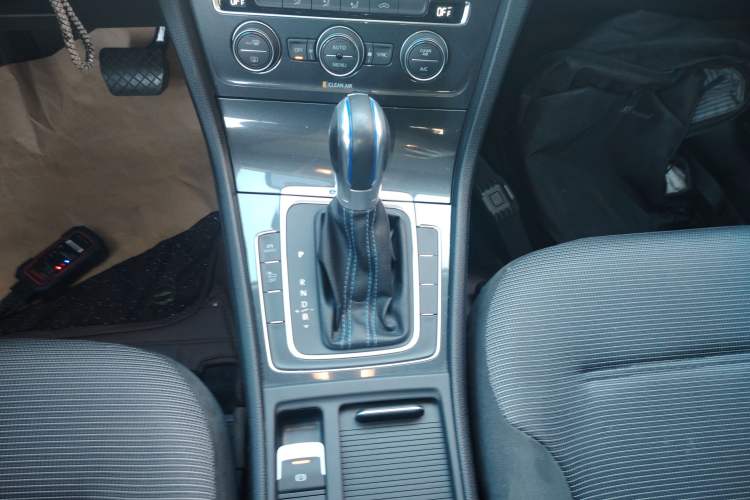 Used Volkswagen Golf Pure Electric 2020 Chari Gear Lever