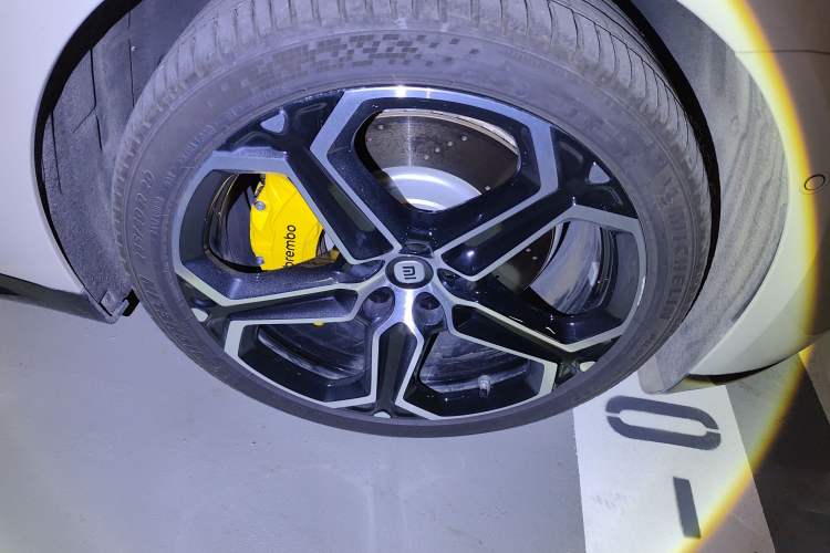 Used Xiaomi Auto SU7 2024 Rear-Drive Long-Range Intelligent Driving Version
