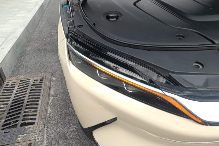 Used BYD Han 2020 EV Long-Range Deluxe Model Right Front Headlight