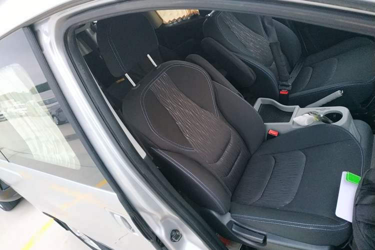 Used JAC Refine M3 2019 IKEA Edition 1.6L Luxury Smart Model