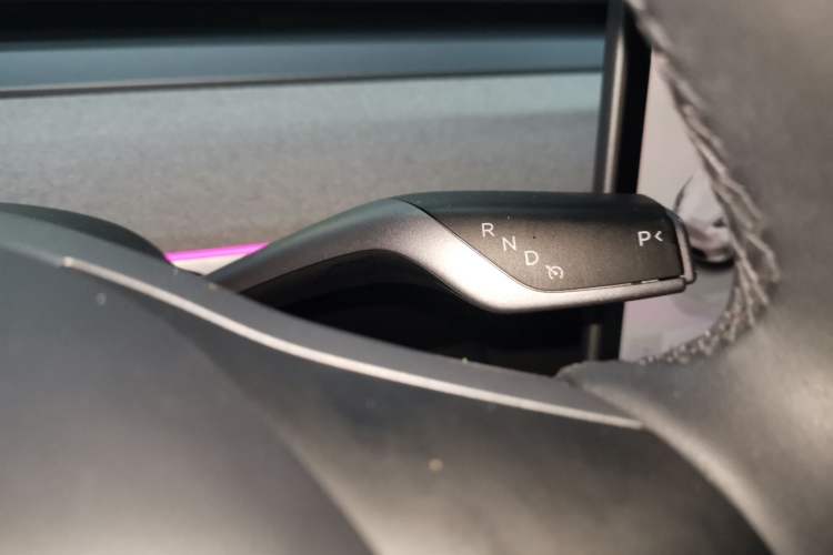 Used Tesla Model Y 2023 Long-Range All-Wheel-Drive Version Gear Lever