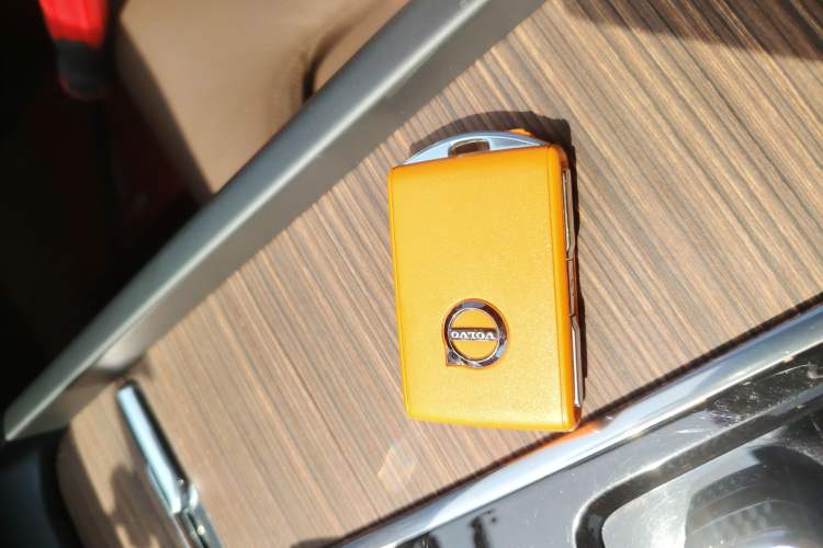 Used Volvo XC60 2023 B5 4x4 Smart Luxury Edition