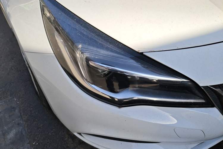 Used Buick Verano 2016 Hatchback 15S Automatic Ambition Model Right Front Headlight