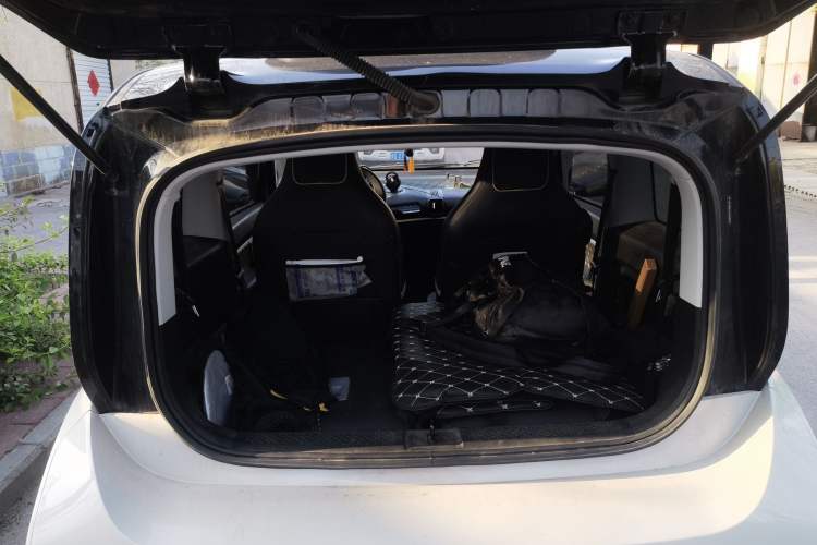 Used Baojun KiWi EV 2021 Artist Model Ternary Lithium Trunk