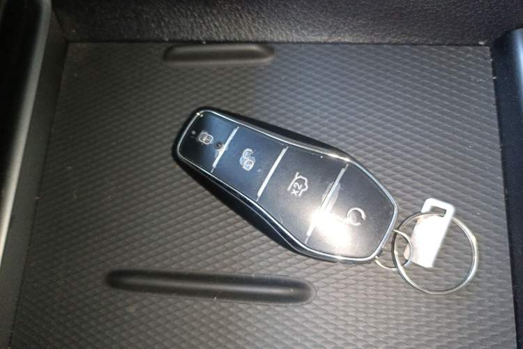 Used BYD Seal 05 DM-i 2025 DM-i Intelligent Drive 120KM Flagship Model Interior 1