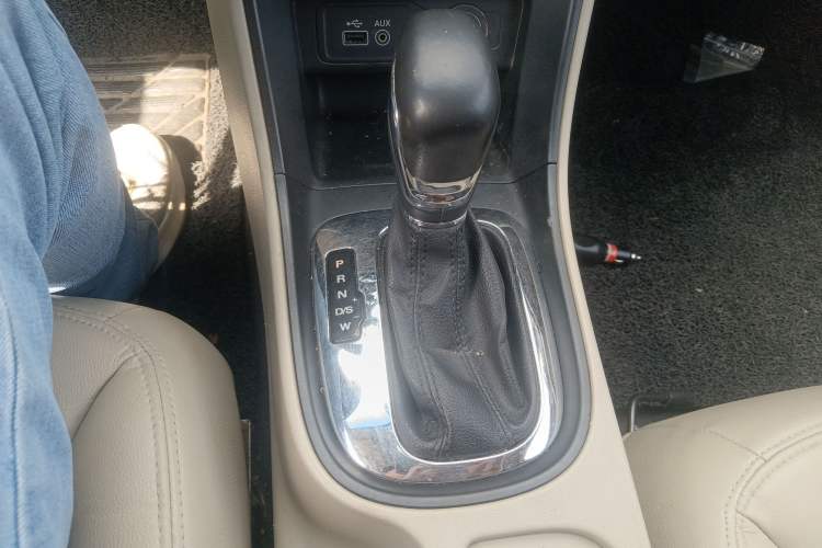 Used Roewe 360 2015 1.5L Automatic Luxury Edition Gear Lever