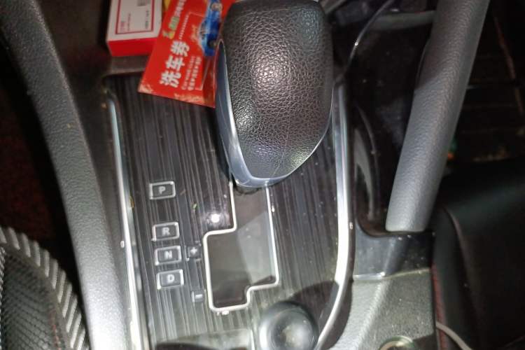 Used Dongfeng Aeolus AX7 2016 2.0L Automatic Zhiyi Trim
