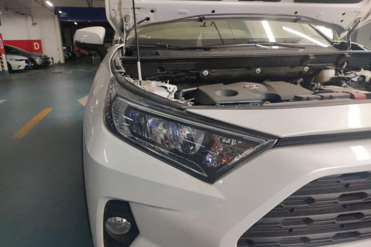 Used Toyota RAV4 2021 2.0L CVT Two-Wheel Drive Fashion Edition