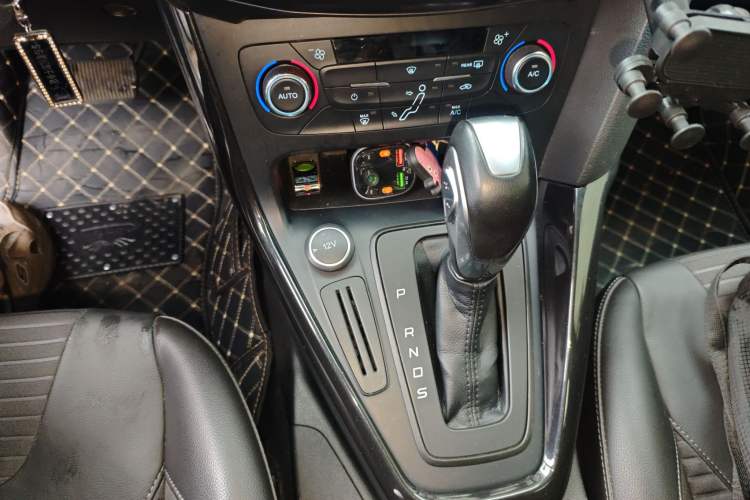 Used Ford Focus 2015 Hatchback 1.6L Automatic Fashion Edition