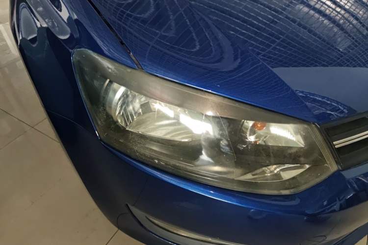 Used Volkswagen Polo 2011 1.6L Automatic ZhiShang Version Right Front Headlight