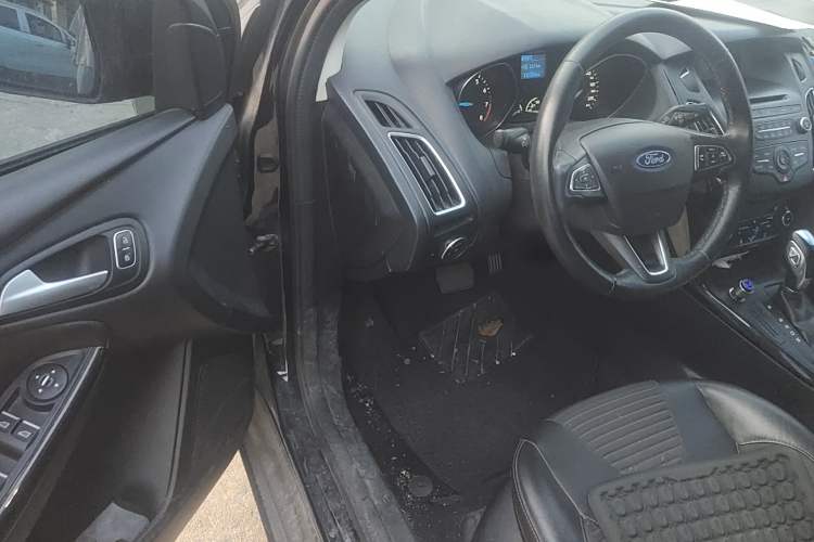 Used Ford Focus 2015 Sedan 1.6L Automatic Trend Model
