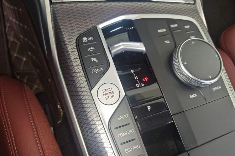 Used BMW 3 Series 2025 330Li M Sport Shadowline Package Gear Lever