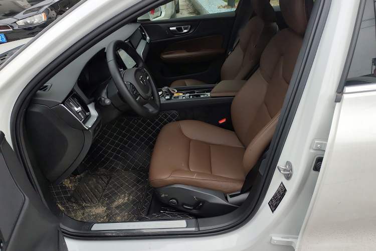 Used Volvo S60 2026 Model B4 Zhiyi Luxury Edition