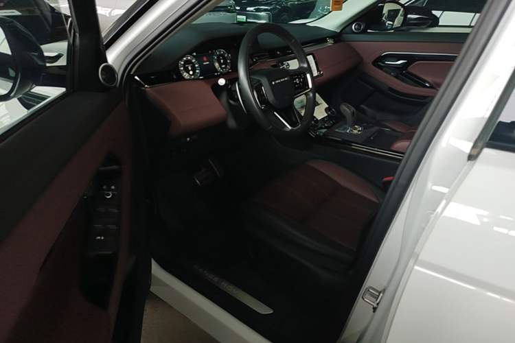 Used Land Rover Range Evoque 2023 Aurora L 249 PS Luxury Edition
