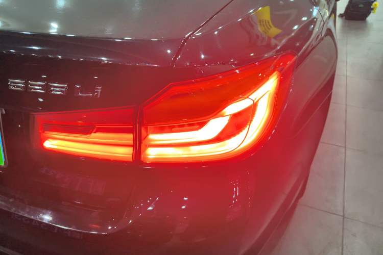 Used BMW 5 Series 2018 525Li Luxury Package